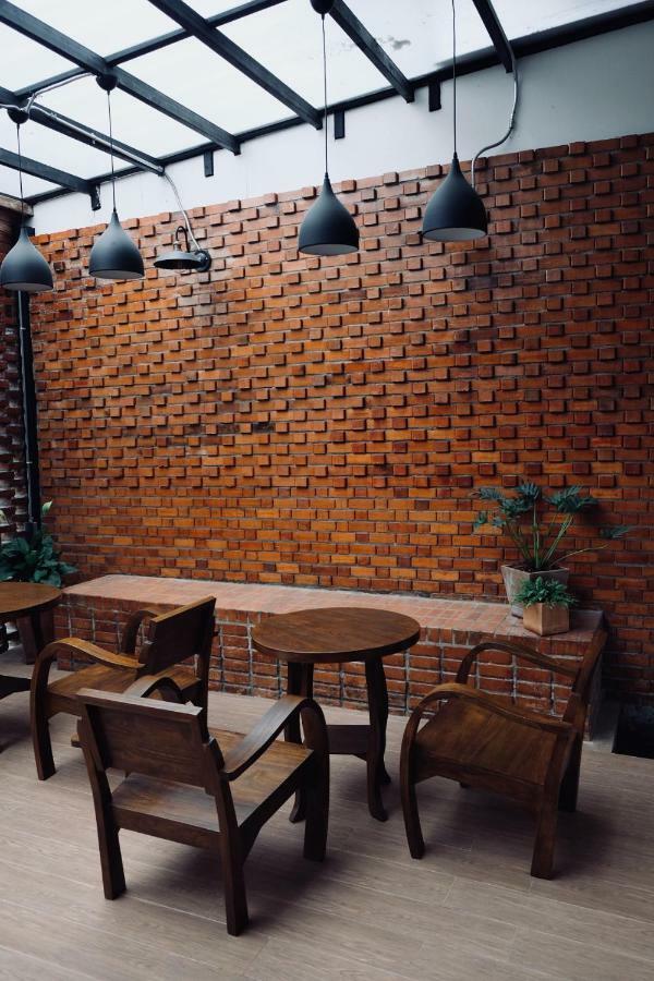 Slee Hostel Chiangmai (Adults Only) Chiang Mai Exterior photo